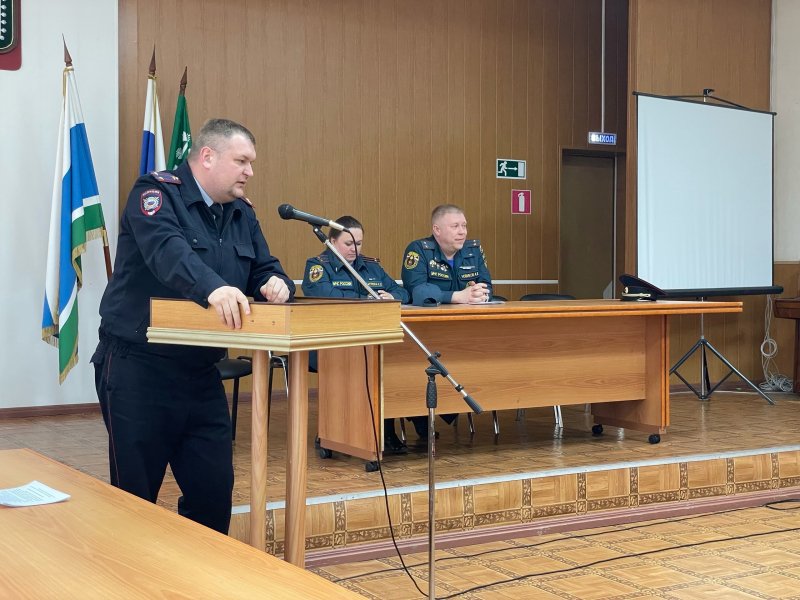 Сотрудник полиции города Лесной встретился с председателями садоводческих товариществ